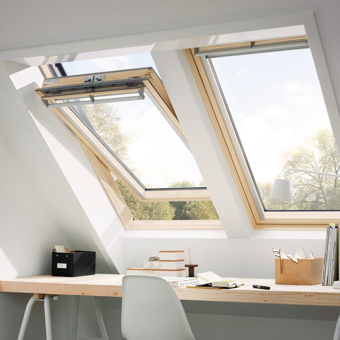 VELUX Schwingfenster GGL 3070 THERMO Holz klar
